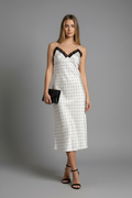 Robe blanche pois noirs décolleté noir - studio